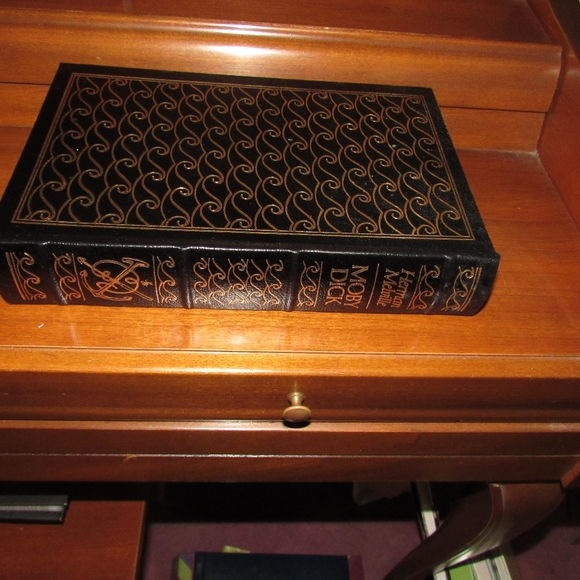 Moby Dick or The Whale Book New - Picture 5 of 12